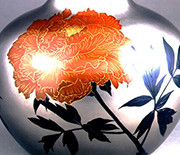 �b��